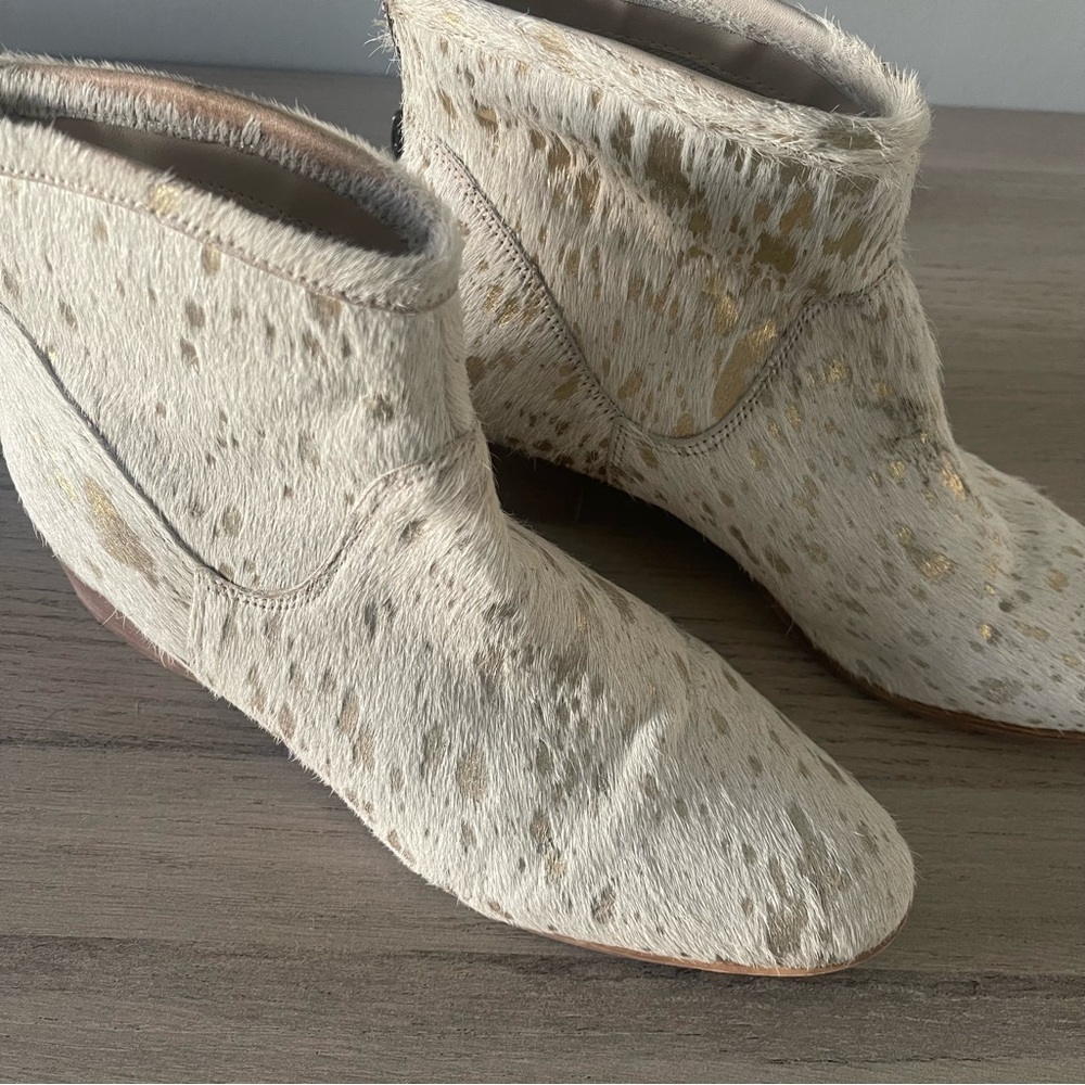 Coconuts by Matisse | The Slow Down Cow Hair Western Bootie Festival - Picture 2 of 7